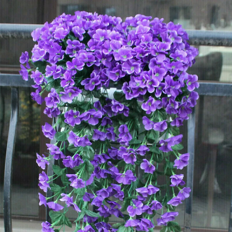 Violetter Blumenampel der Simulation